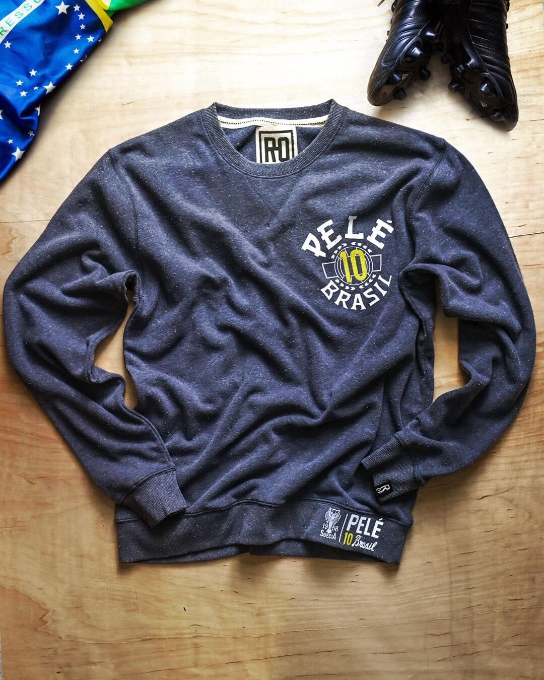 Pelé 1958 Brasil Navy Sweatshirt - Roots of Fight