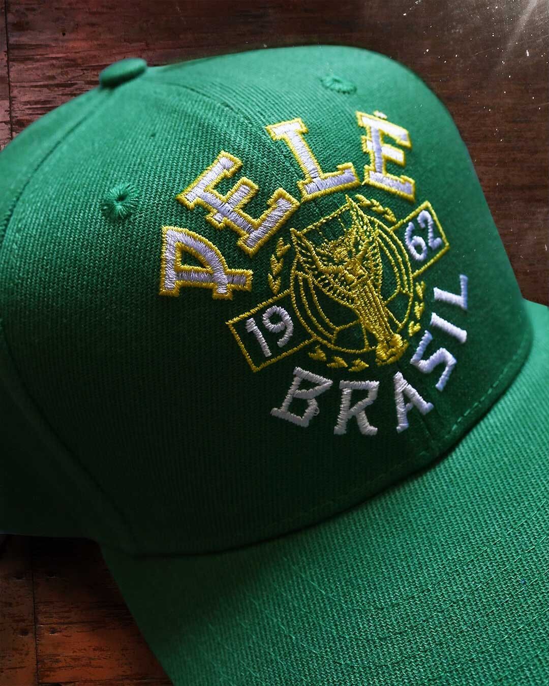 Pelé 1962 Brasil Green Snapback Hat - Roots of Fight